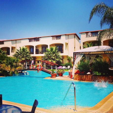 Imagen general del Aparthotel Villas Duc Rhodes. Foto 11