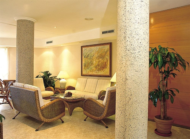 Imagen de los interiores del Aparthotel Villas La Manga. Foto 8
