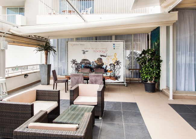 Imagen del bar/restaurante del Aparthotel Vistasol Apartments. Foto 4