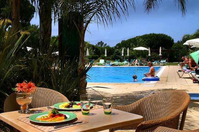 Imagen de la piscina del Aparthotel Voco Formosa Park &ndash; Algarve. Foto 19