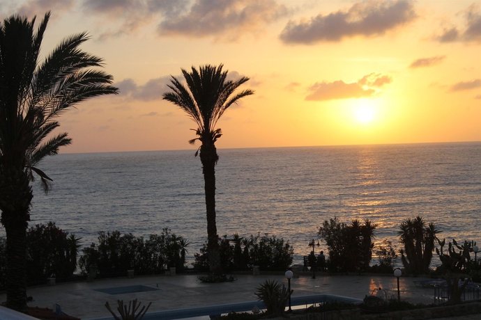 Imagen de los exteriores del Aparthotel Vrachia Beach Hotel and Suites - Adults Only. Foto 11