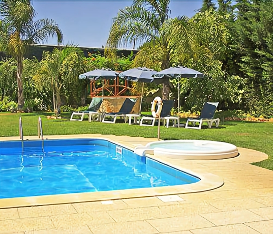 Imagen de la piscina del Aparthotel WOT Algarve Soul. Foto 19