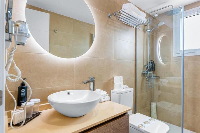 Imagen general del Aparthotel Wyndham Residences Tenerife Golf del Sur. Foto 1