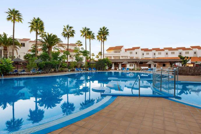 Imagen general del Aparthotel Wyndham Residences Tenerife Golf del Sur. Foto 12