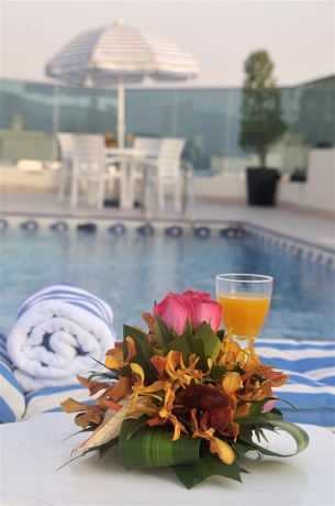 Imagen de la piscina del Aparthotel Xclusive Hotel Apartments. Foto 13