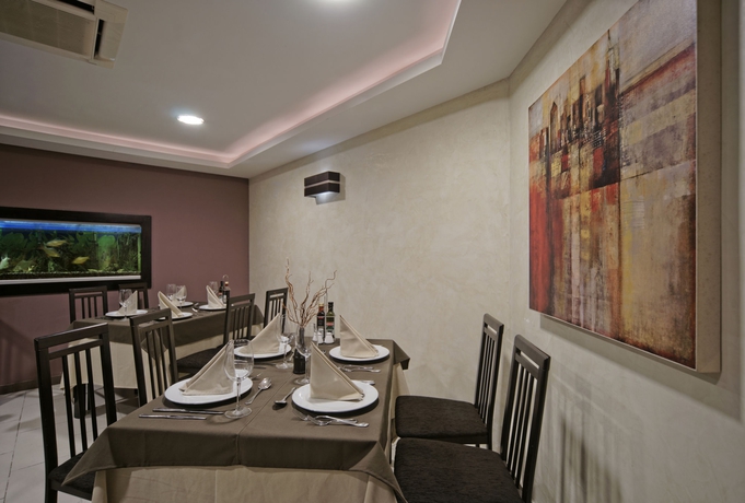 Imagen del bar/restaurante del Aparthotel Xemxija Bay. Foto 4