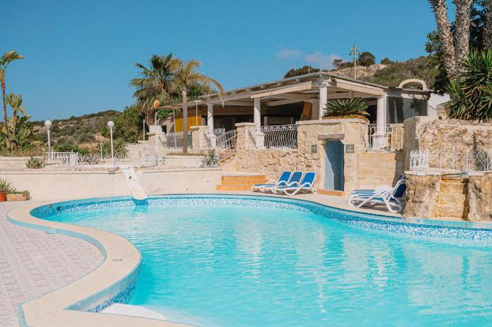 Imagen general del Aparthotel Xemxija Bay. Foto 2
