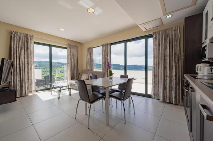 Imagen de la habitación del Aparthotel Xemxija Bay. Foto 8