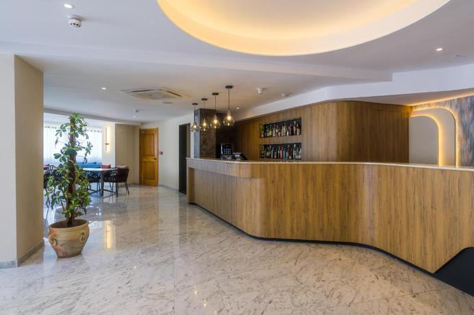 Imagen general del Aparthotel Xemxija Bay. Foto 1