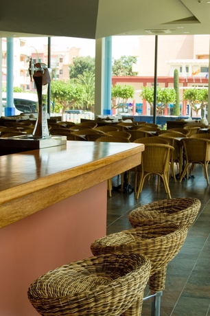 Imagen del bar/restaurante del Aparthotel Xon's Platja. Foto 2
