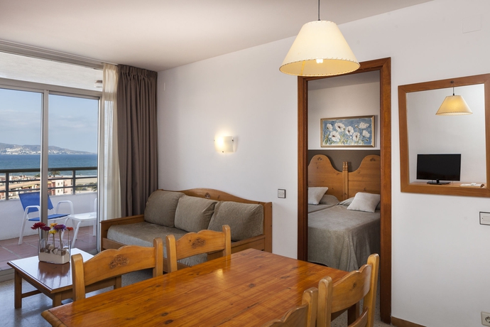 Imagen de la habitación del Aparthotel Xon's Platja. Foto 6