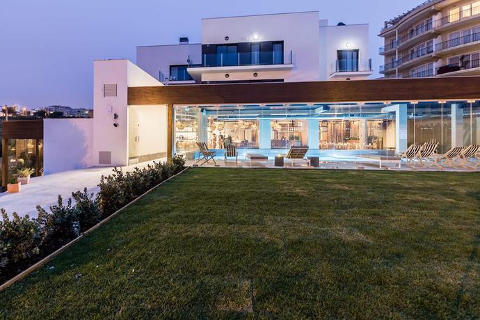 Imagen de los exteriores del Aparthotel You and The Sea. Foto 9