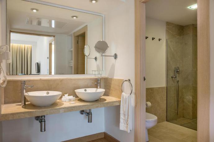 Imagen general del Aparthotel Zafiro Bah&iacute;a. Foto 1