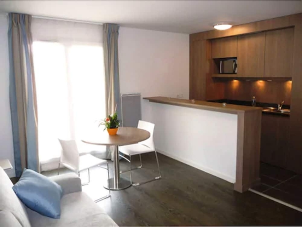 Imagen de la habitación del Aparthotel Zenitude H&ocirc;tel R&eacute;sidences Roissy Village. Foto 10