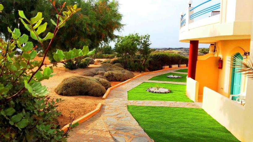 Imagen general del Aparthotel Zorbas Beach Village Hotel. Foto 15