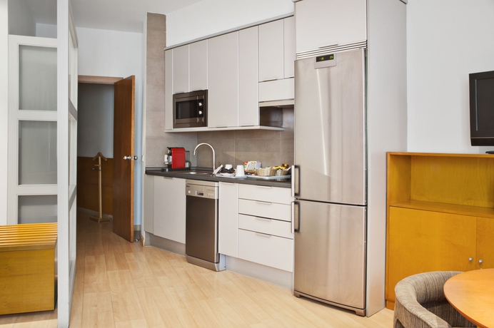 Imagen de la habitación del Aparthotel limehome Madrid Calle de Don Ram&oacute;n de la Cruz. Foto 5
