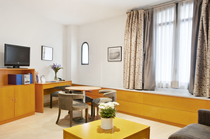 Imagen de los interiores del Aparthotel limehome Madrid Calle de Don Ram&oacute;n de la Cruz. Foto 14