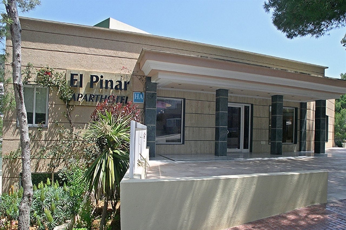Imagen general del Aparthotel s El Pinar. Foto 12