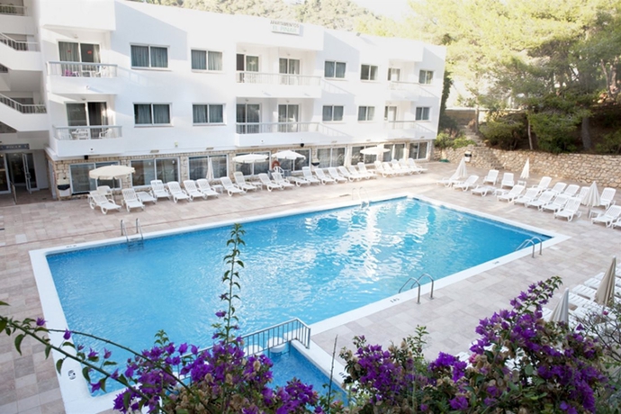 Imagen general del Aparthotel s El Pinar. Foto 5