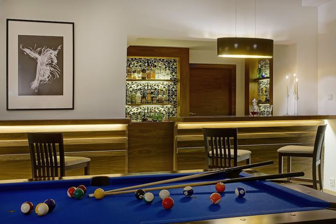 Imagen del bar/restaurante del B&B 4 Żywioły Falenty Centrum Konferencyjne. Foto 4