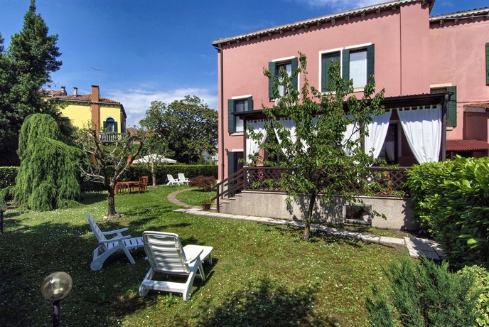 Imagen de los exteriores del B&B 500. Foto 13