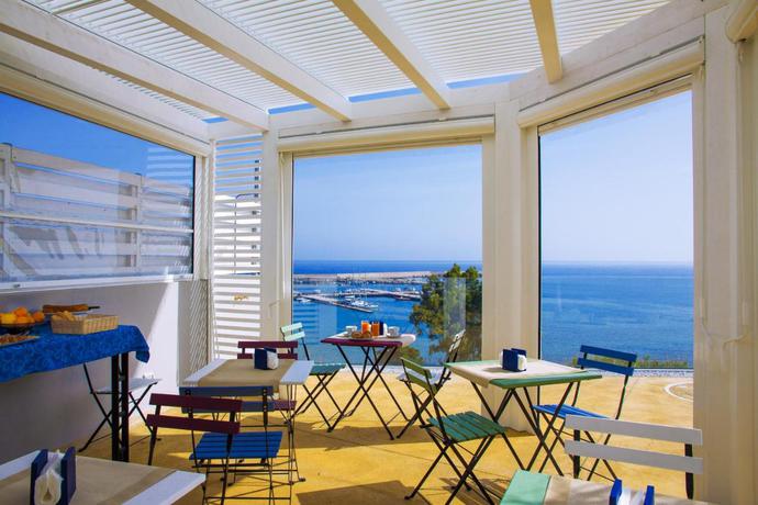 Imagen de los interiores del B&B A Tonnara. Foto 11