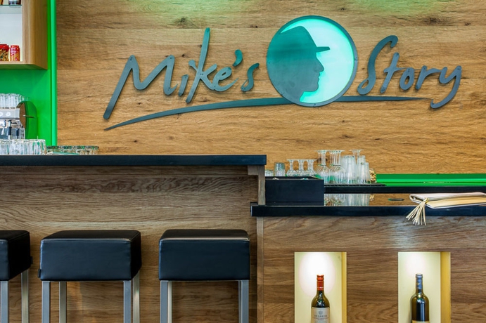 Imagen del bar/restaurante del B&B Aalen. Foto 5