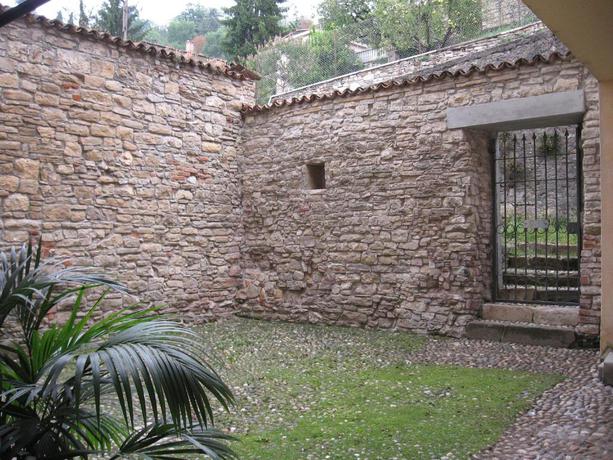 Imagen de los exteriores del B&B Agnese Bergamo Old Town Charme. Foto 9