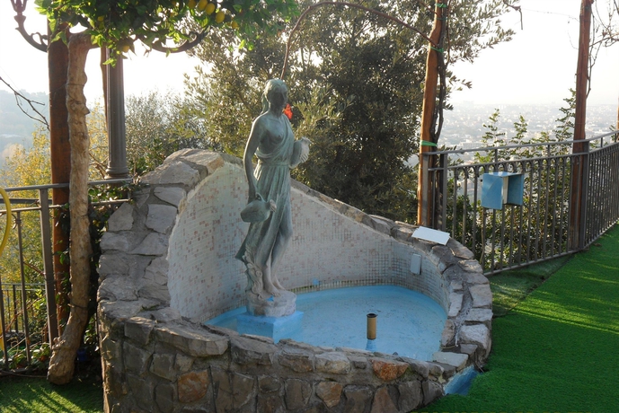Imagen de la piscina del B&B Agriturismo Villa Palmentiello. Foto 16
