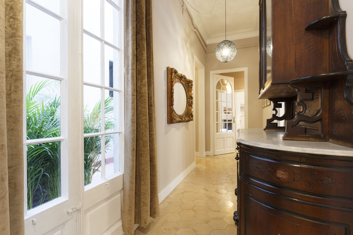 Imagen de los interiores del B&B Ainb Born-via Laietana. Foto 12