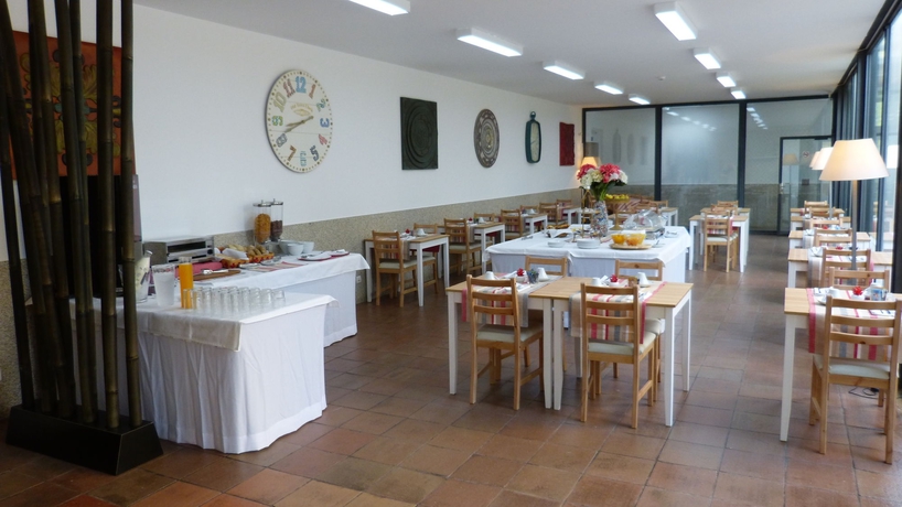 Imagen del bar/restaurante del B&B Alamal River Club. Foto 6