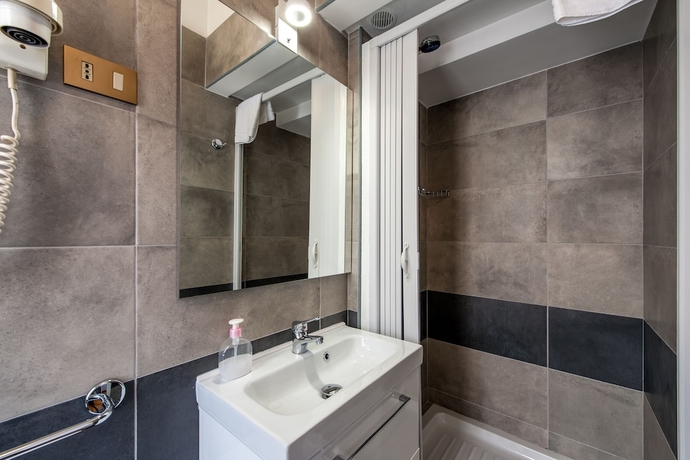 Imagen de la habitación del B&B Alessandro A San Pietro Best Bed. Foto 17