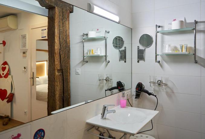 Imagen de la habitación del B&B AliciaZzz Bilbao by gaiarooms. Foto 3