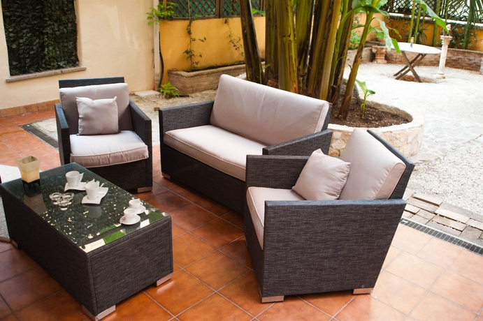 Imagen de los exteriores del B&B Almes Roma. Foto 15