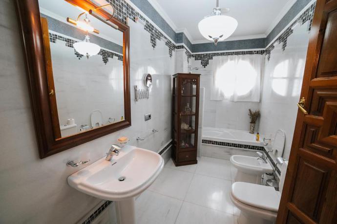 Imagen de la habitación del B&B Andalusian Palace. Foto 5