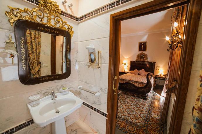 Imagen de la habitación del B&B Andalusian Palace. Foto 7