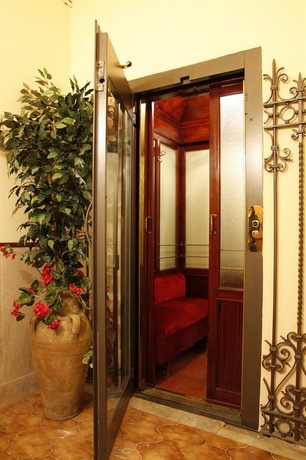 Imagen de los interiores del B&B Antica Dimora Caruso. Foto 11