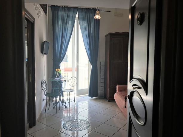 Imagen de los interiores del B&B Art Suite Principe Umberto. Foto 15