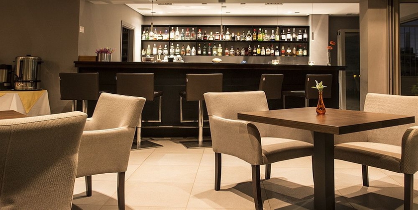 Imagen del bar/restaurante del B&B Athens Way. Foto 2