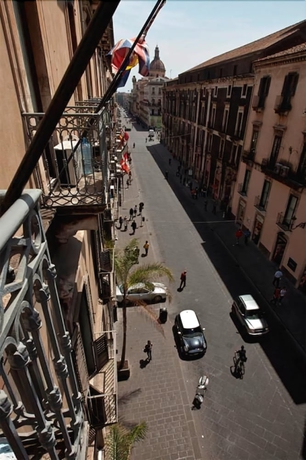 Imagen de los exteriores del B&B B and B Alba. Foto 9