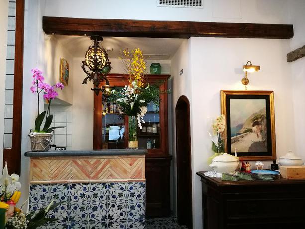 Imagen de los interiores del B&B Badia Santa Maria de Olearia. Foto 11