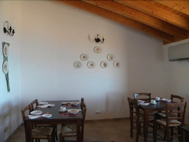 Imagen del bar/restaurante del B&B Baglio Maragani Az Agric. Foto 6