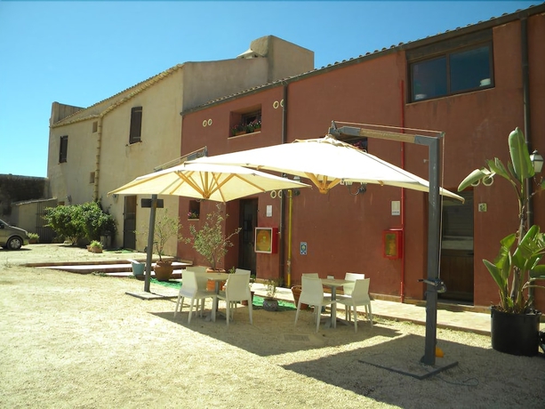 Imagen del bar/restaurante del B&B Baglio Maragani Az Agric. Foto 13