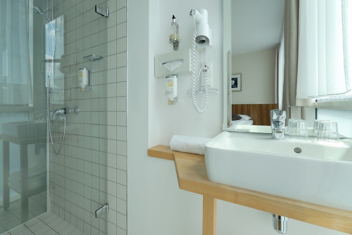 Imagen de la habitación del B&B B&B HOTEL Berlin-Mitte. Foto 5