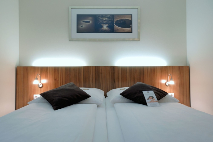 Imagen de la habitación del B&B B&B HOTEL Berlin-Mitte. Foto 8