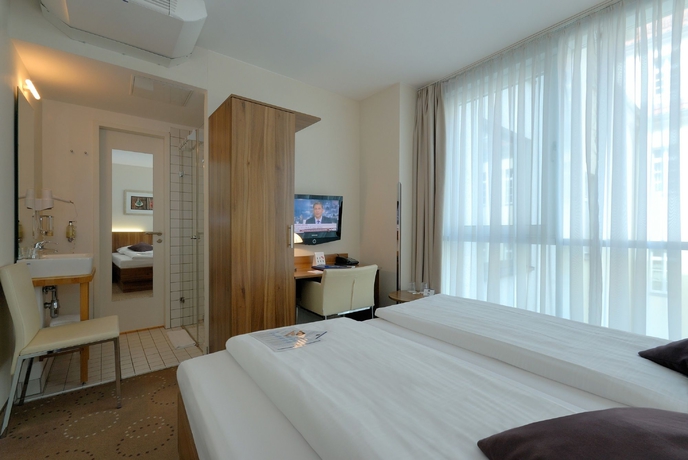 Imagen de la habitación del B&B B&B HOTEL Berlin-Mitte. Foto 10