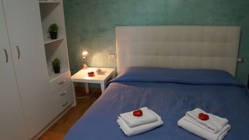 Imagen de la habitación del B&B B&B Zaffiro Blu Airport. Foto 11
