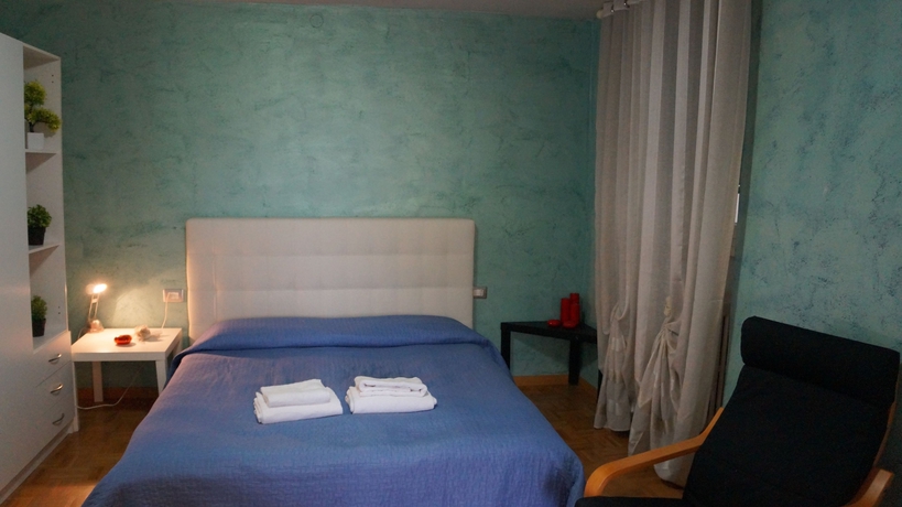 Imagen de la habitación del B&B B&B Zaffiro Blu Airport. Foto 13