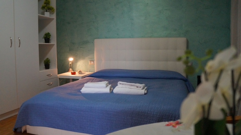 Imagen de la habitación del B&B B&B Zaffiro Blu Airport. Foto 15