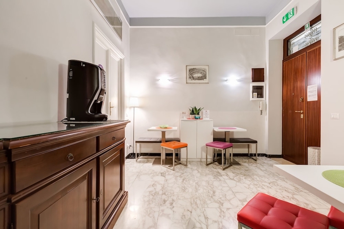 Imagen de los interiores del B&B Bandb 2 Passi Al Colosseo. Foto 18